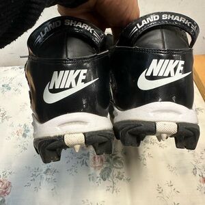 Nike Black and White Sneakers Sleek Design